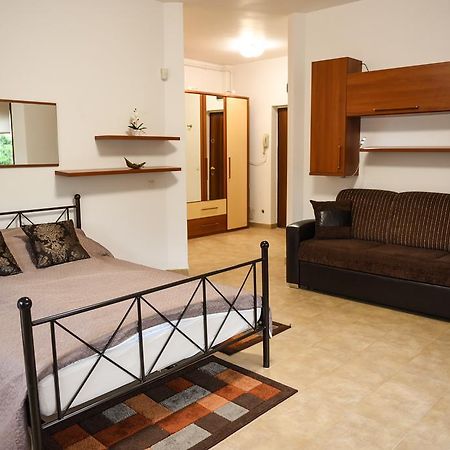 Modern Apartment Near City Center Cluj-Napoca Eksteriør billede