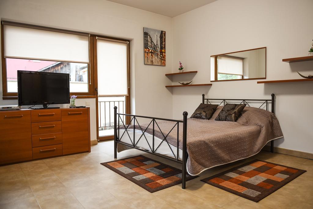 Modern Apartment Near City Center Cluj-Napoca Eksteriør billede